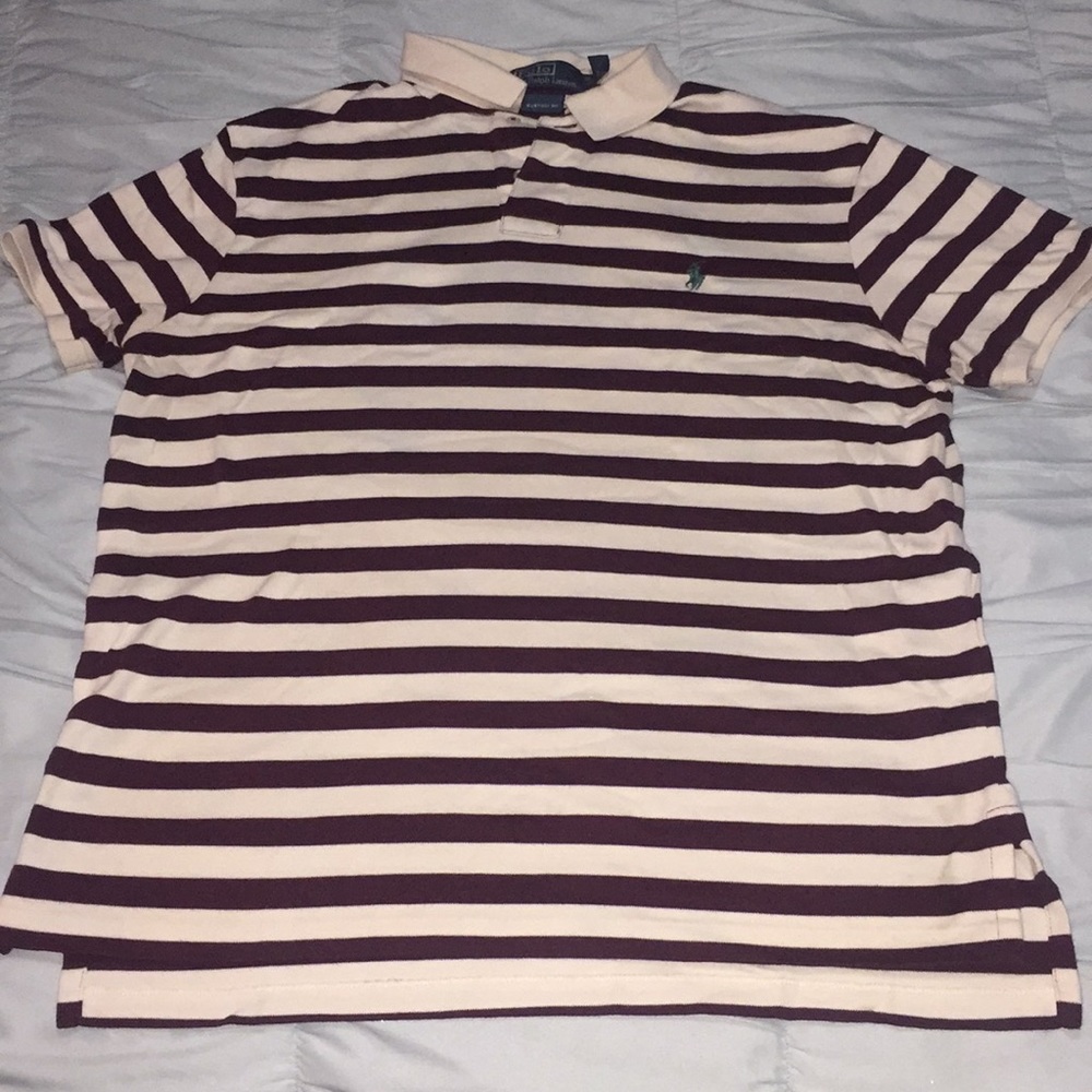 Men’s polo 2 button shirt size Large burgundy